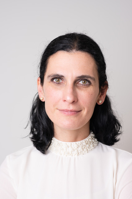 assets/images/laura-kovacs.jpeg